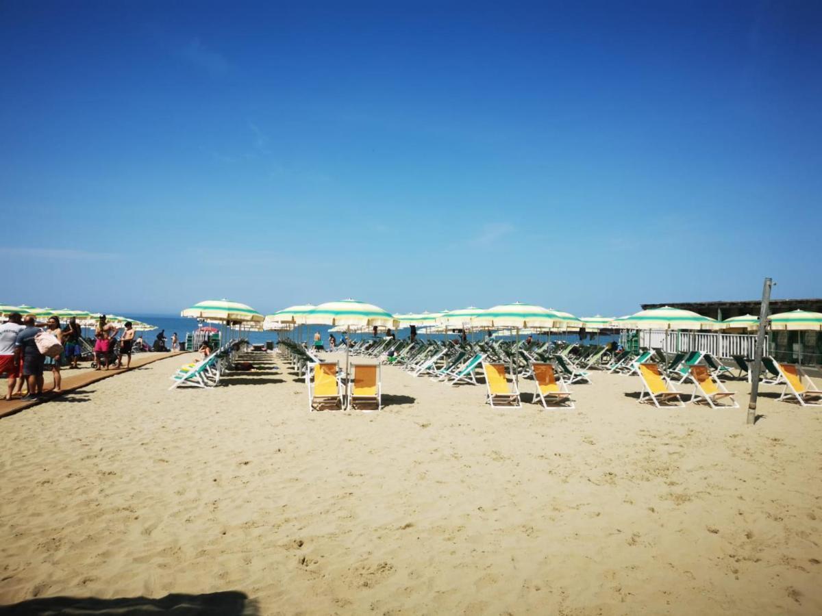 פיזה Appartamento In Villa A Tirrenia, Eleganza E Comfort A Pochi Passi Dal Mare מראה חיצוני תמונה