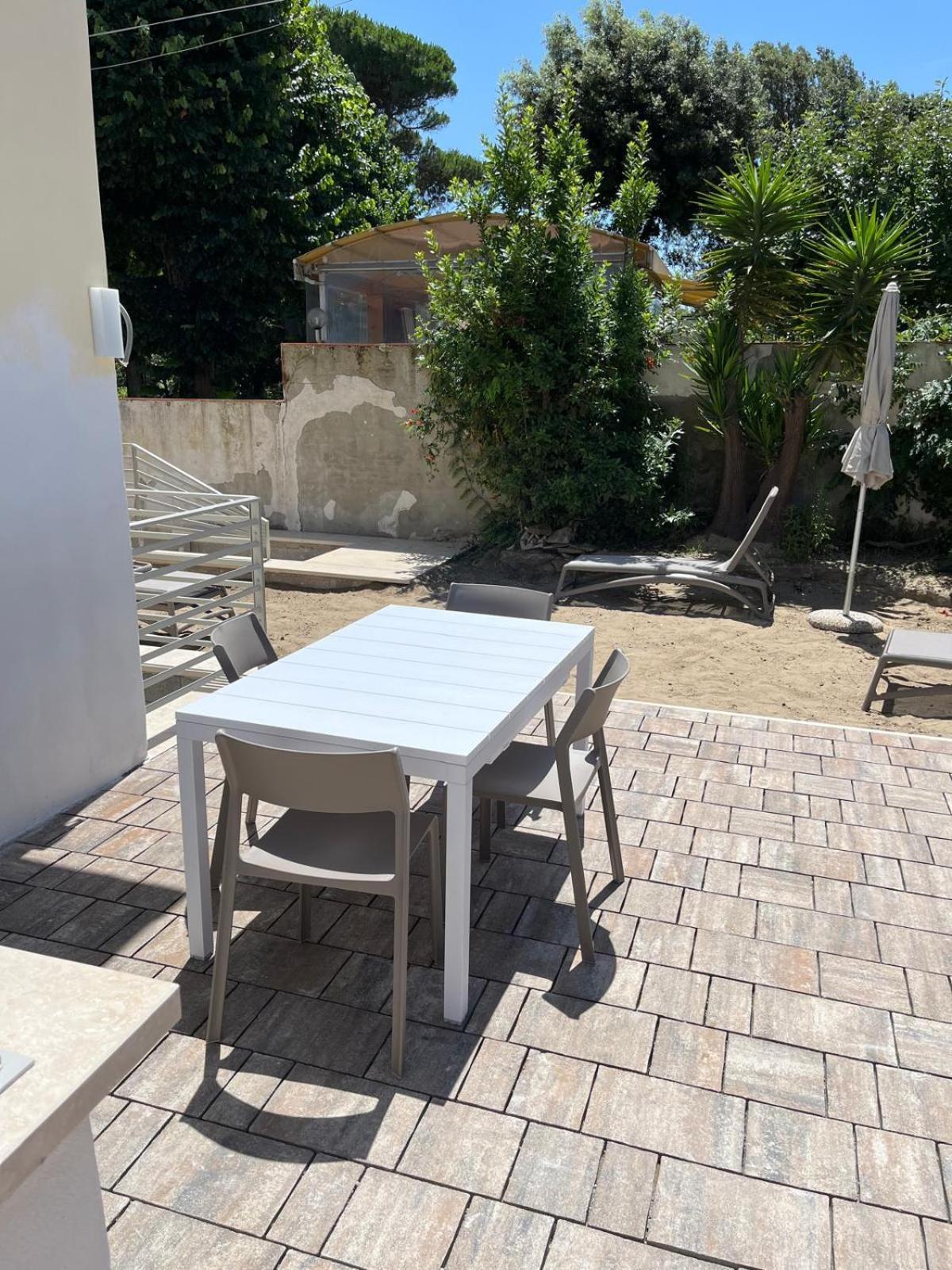 פיזה Appartamento In Villa A Tirrenia, Eleganza E Comfort A Pochi Passi Dal Mare מראה חיצוני תמונה