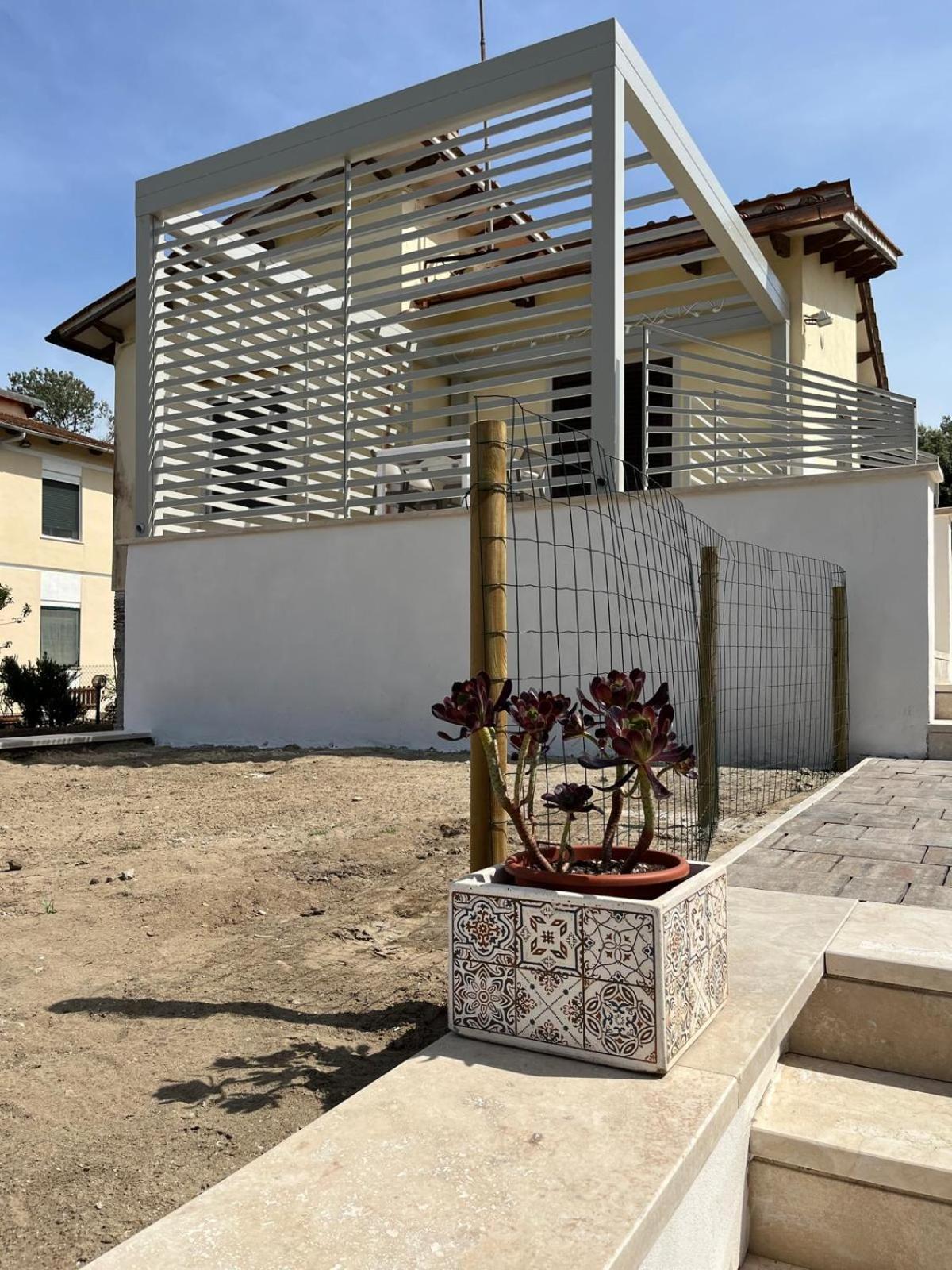 פיזה Appartamento In Villa A Tirrenia, Eleganza E Comfort A Pochi Passi Dal Mare מראה חיצוני תמונה